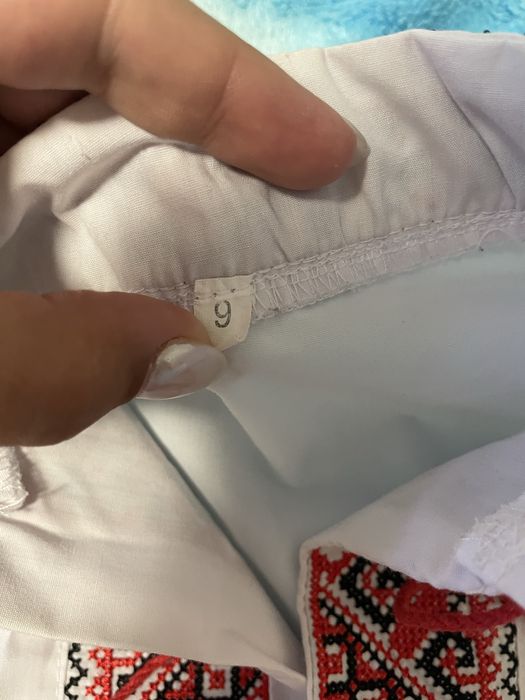 Продається вишиванка,хлопчик одягав 1 раз на свято Вишиванки)