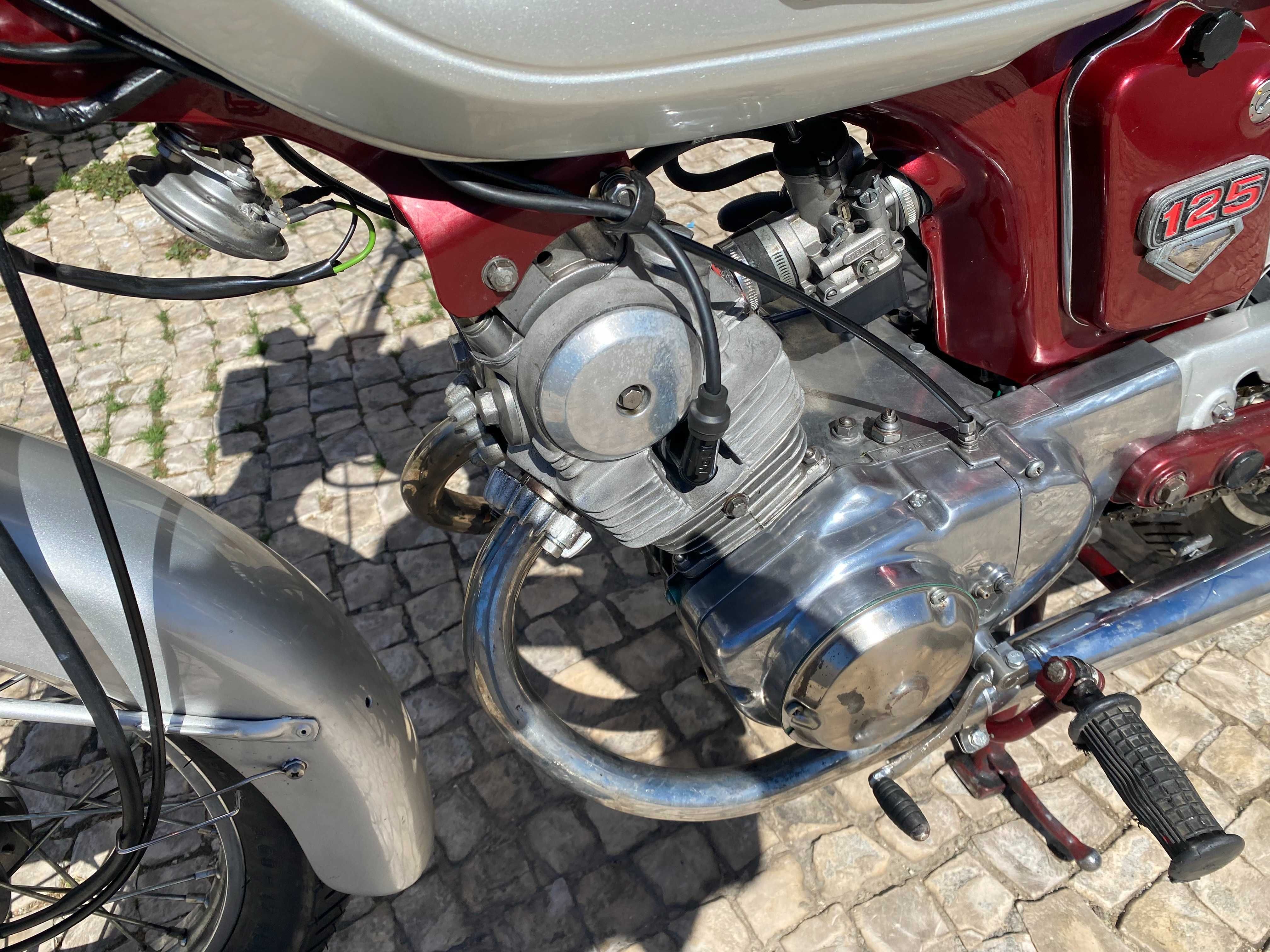 Honda SS125 125cc 4 tempos 1969