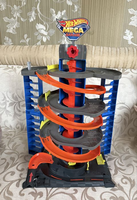 Гараж для машинок Hot Wheels