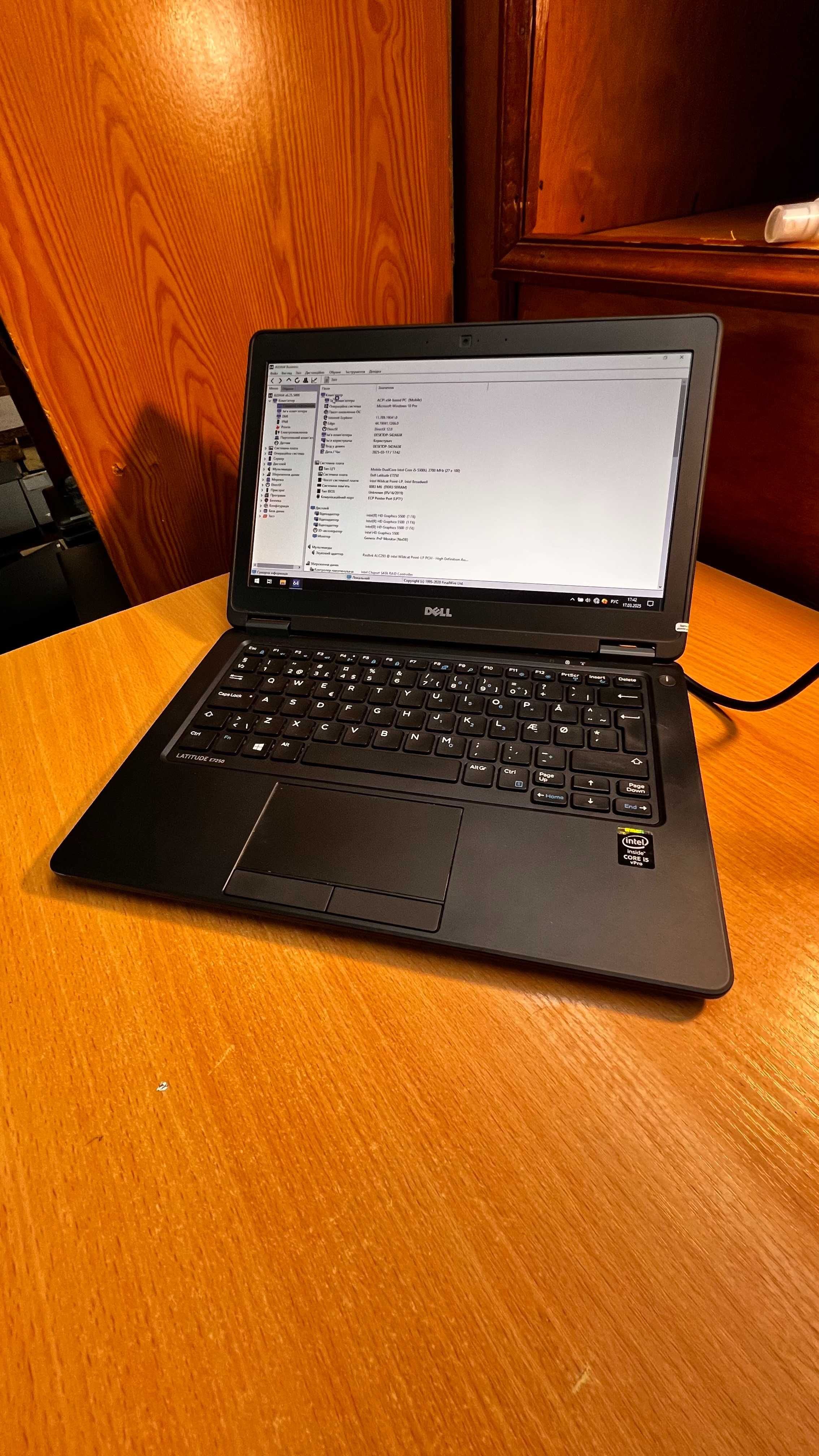Dell Latitude E7250 i5-5300U 8 ГБ DDR3 SSD 128 ГБ 12.5" LCD