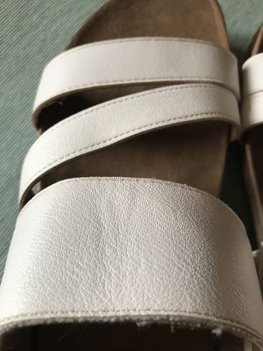 Кожаные шлёпанцы