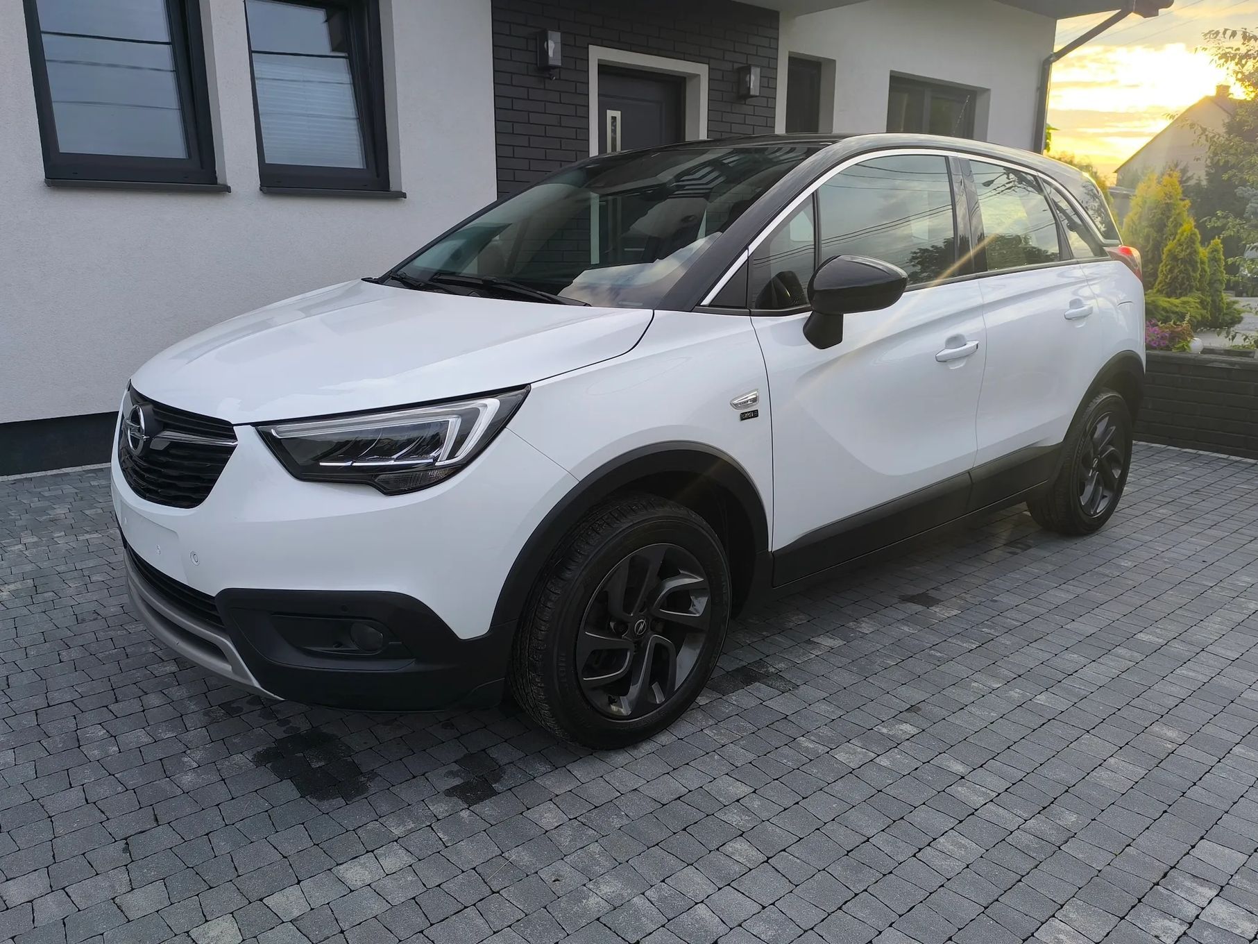 Opel Crossland X 1,2 benzyna 110 KM klima led tempomat kamera