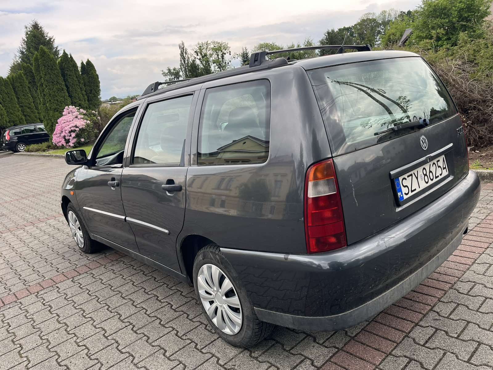 Volkswagena Polo z 2000 roku z benzynowym silnikiem 1.4 MPI i mocy 60