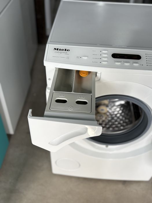 Пральна машина Miele W 4145 — легенда німецької якості, SoftCare, LED