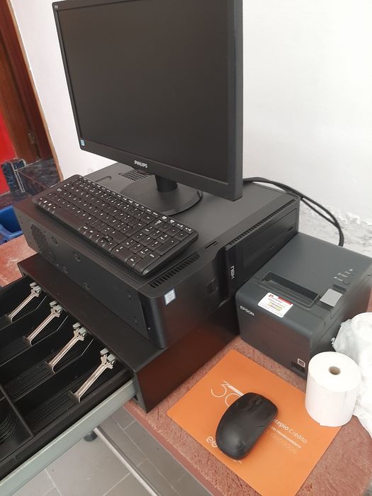 Vendo caixa registadora com impressora pouco uso