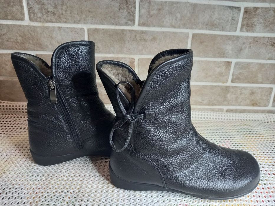 кожанные сапожки Helvesko 35р