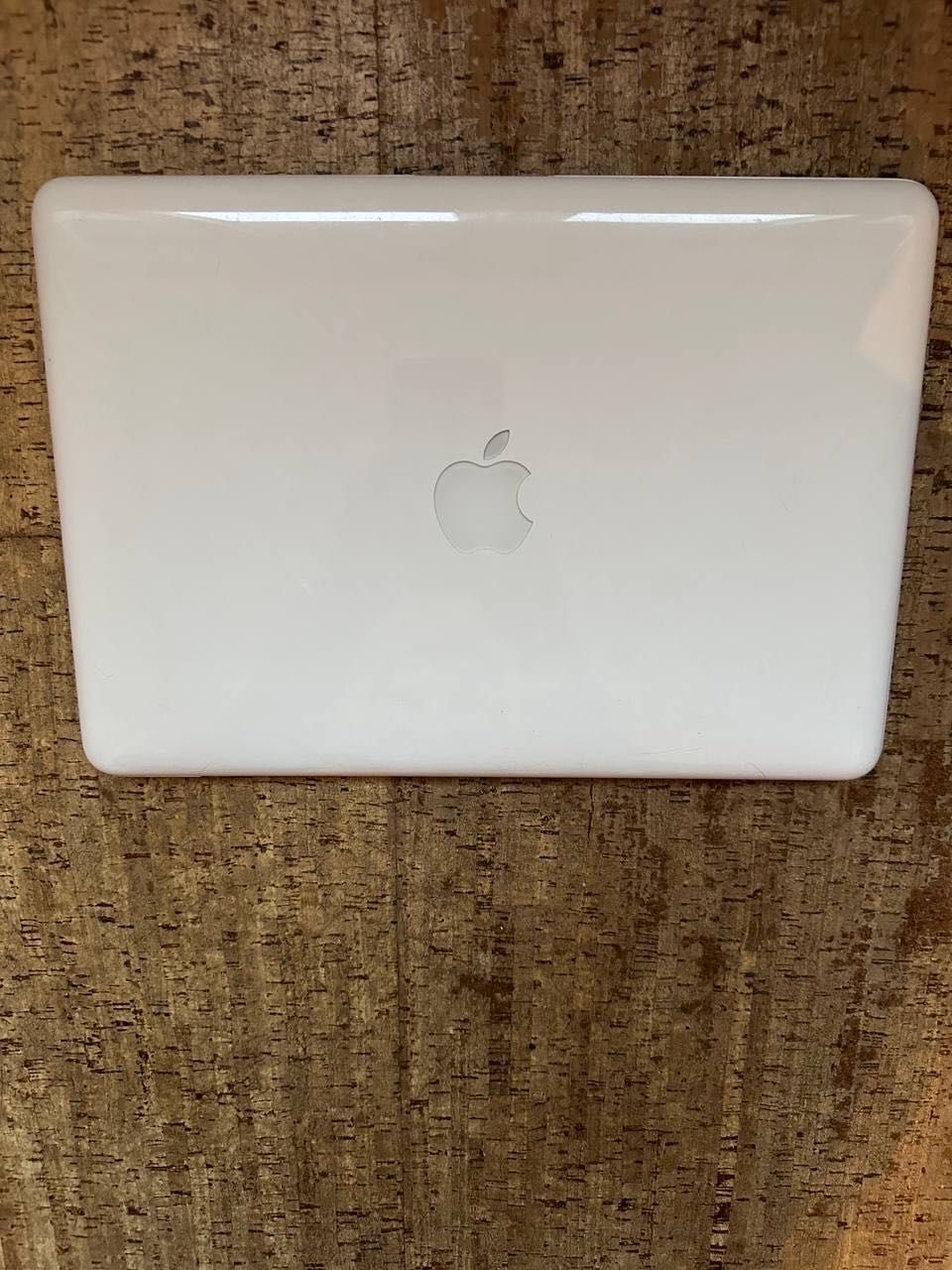 Macbook 2009 a1342 core 2 duo 4/256