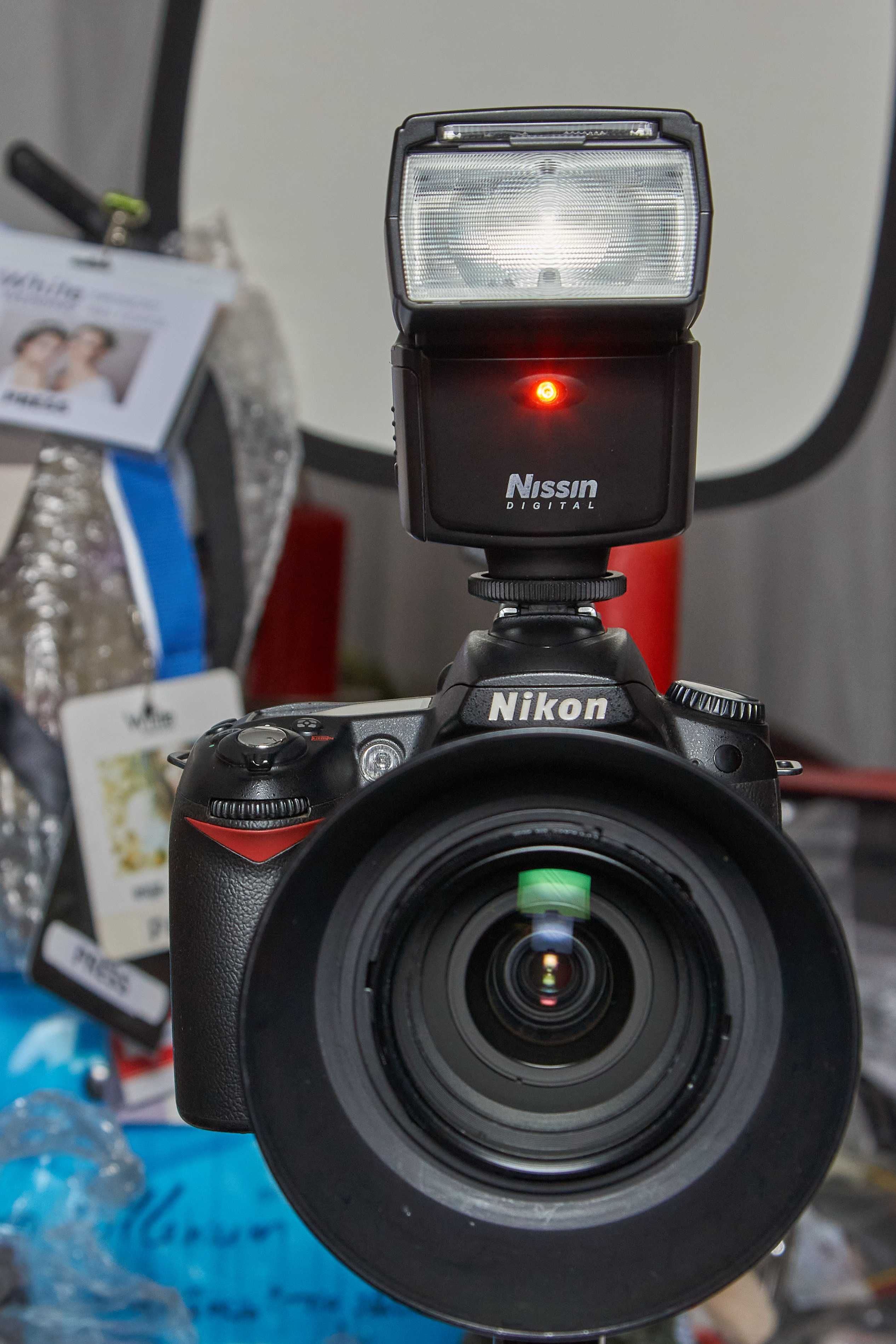 Nikon D90 (7800clics)  c/ Nikon AF Zoom 28-105mm Macro & Flash
