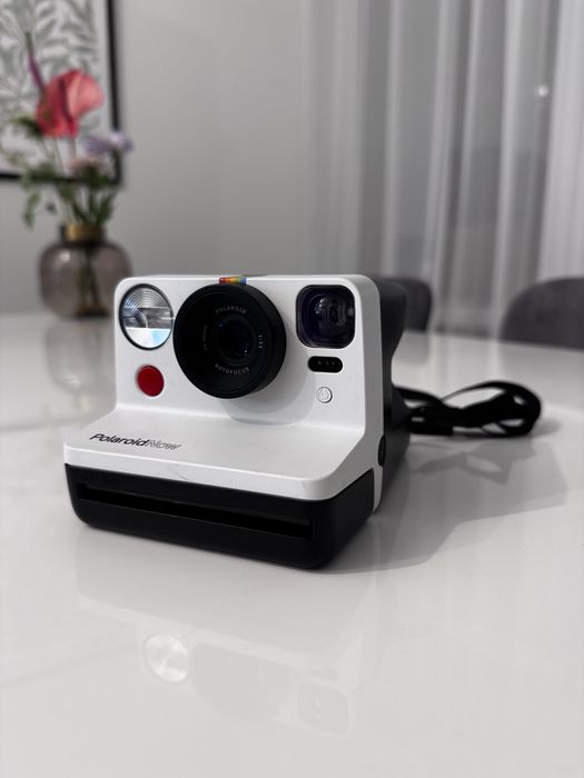 Камера миттєвого друку Polaroid Now