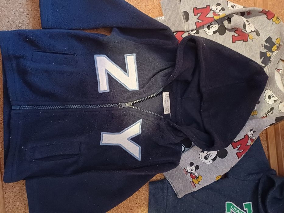 Roupa de bebé. 
Conjunto