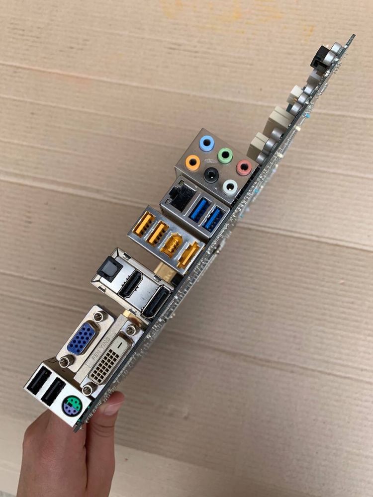 Материнская плата в сборе Gigabyte GA-H55M-USB3