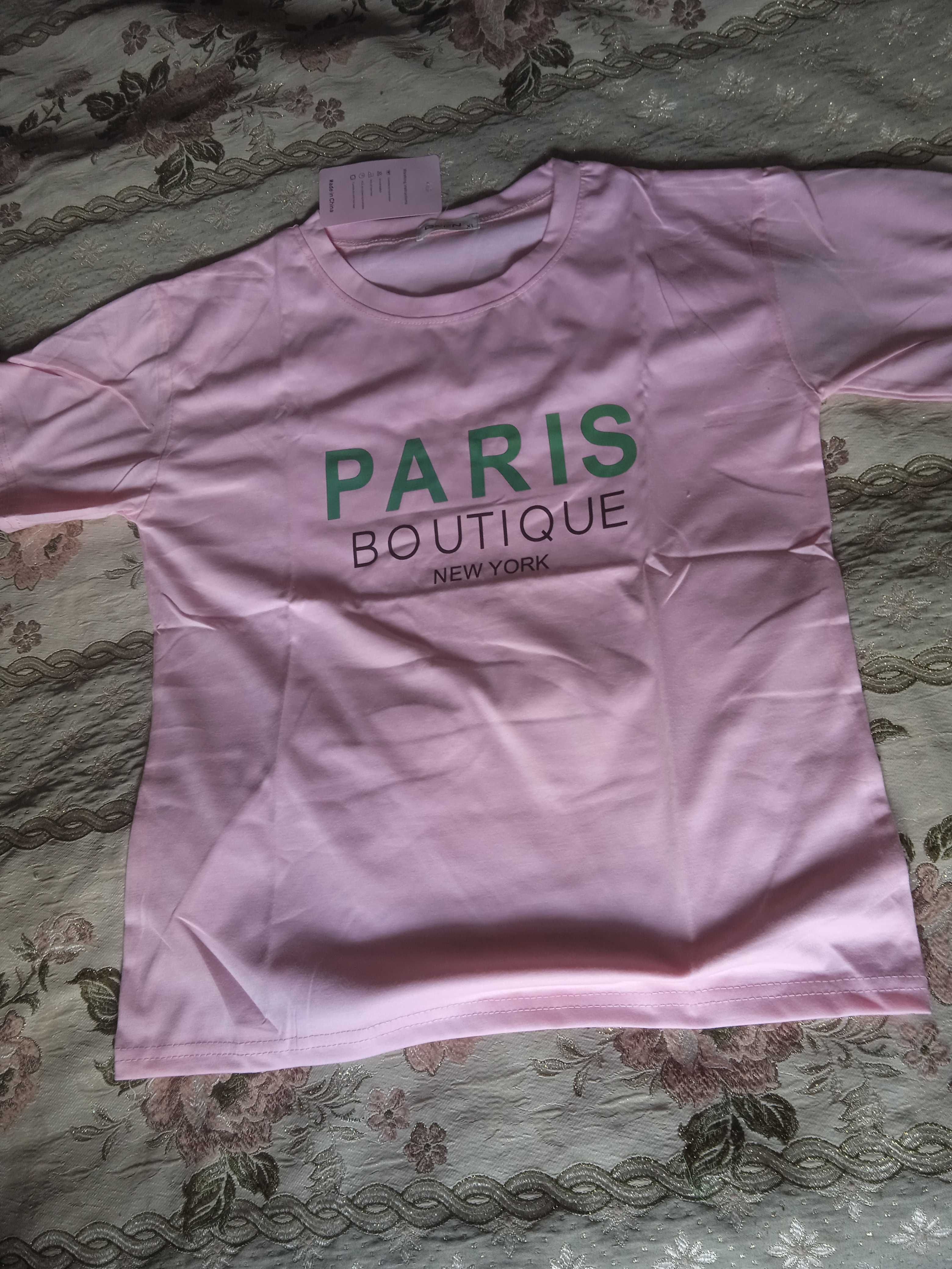Стильна футболка жіноча з принтом рожева