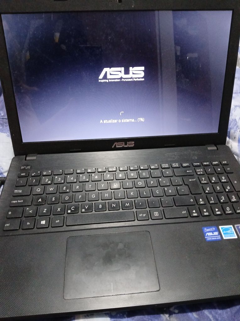 Portátil Asus X551M