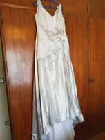 Vestido de noiva cinza + saiote