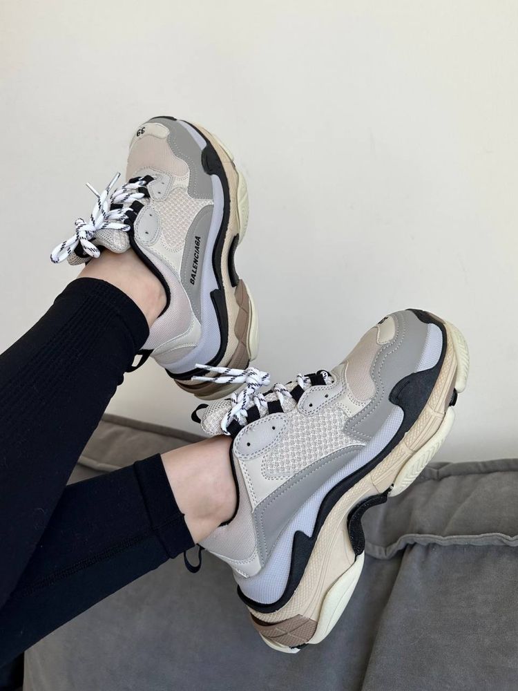 Buty Balenciaga Triple S beige grey