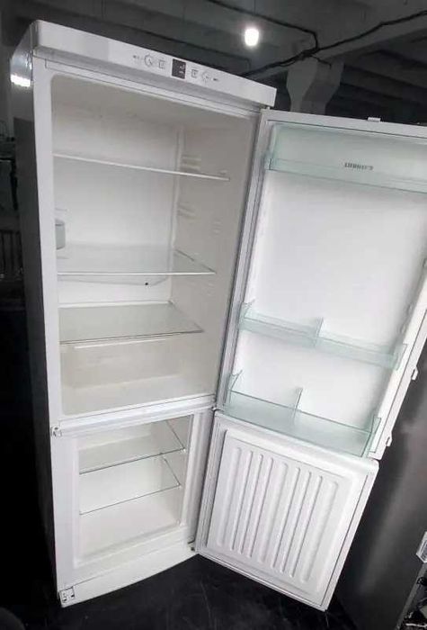 Холодильник Liebherr CP 3501 бу холодильник об'єм – 310 л, 180см