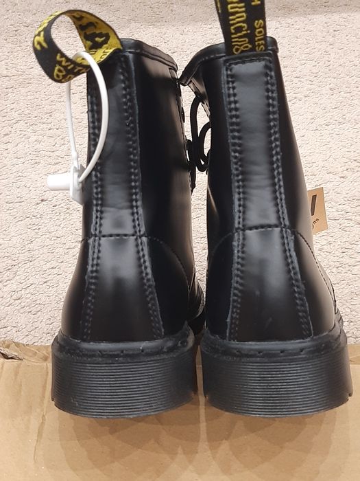 Продам ботинки  женские