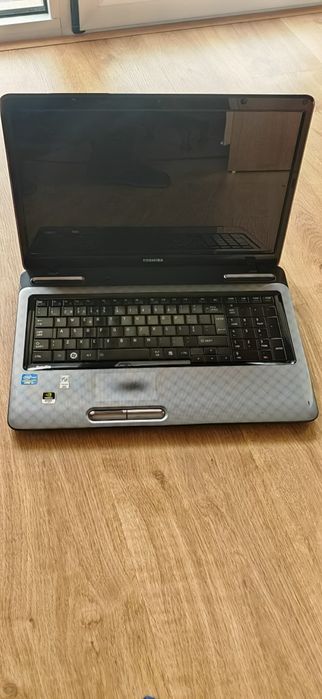 TOSHIBA Satélite 775 L12V