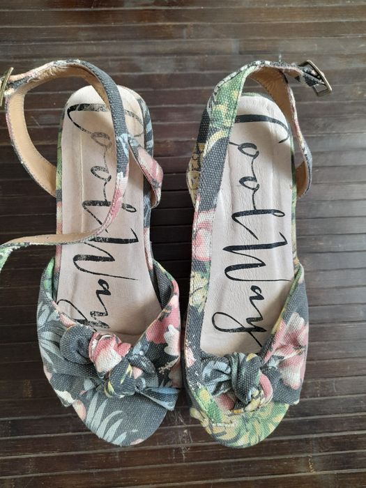 Sandálias  muito bonitas