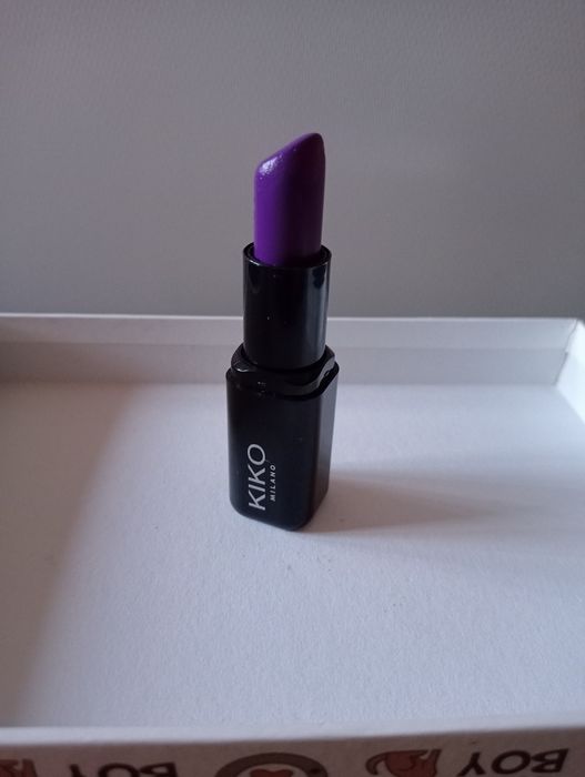 Batom Kiko roxo cor 425 novo