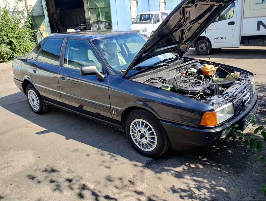Ауді Audi 80 B3 синя в гарному стані