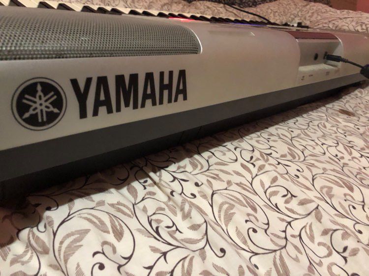 Yamaha PSR E 403