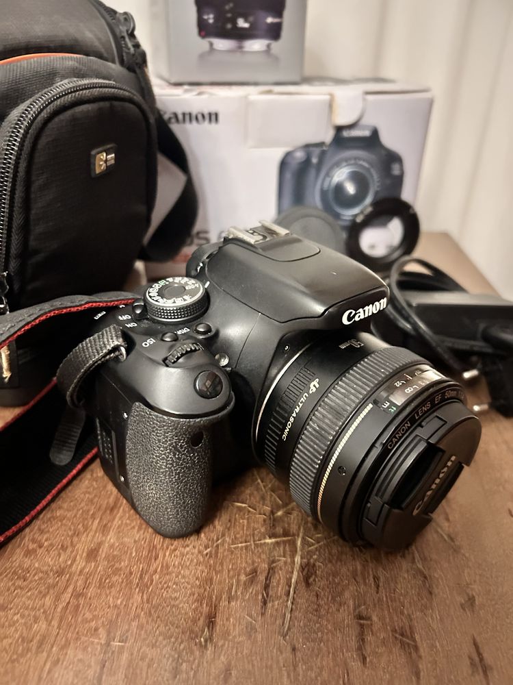 Продаю Canon 600D + EF 50mm f1.4
