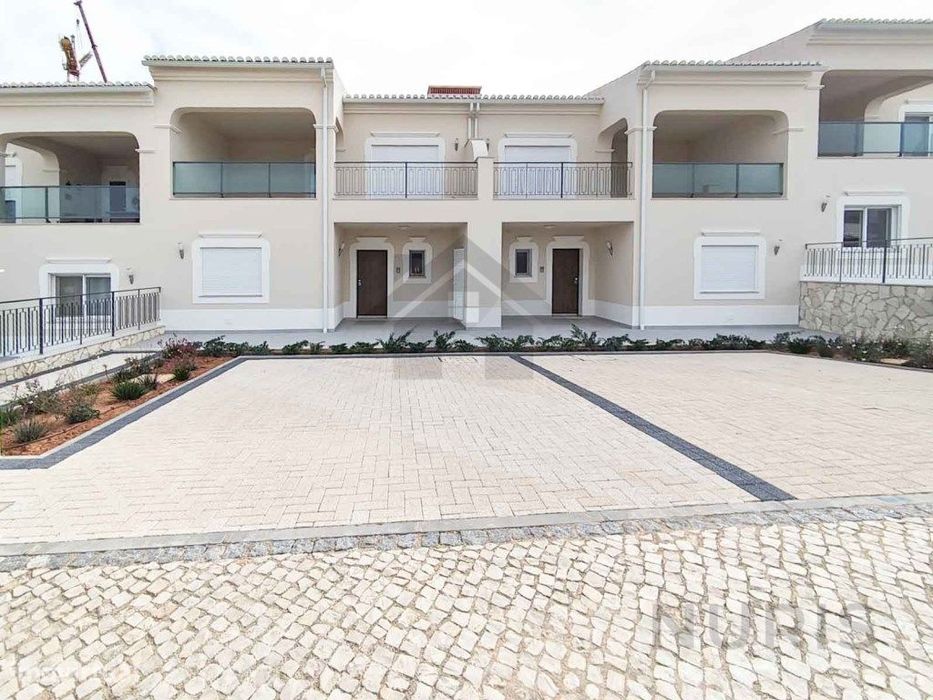 Moradia V4 para Arrendamento Anual em Lagos