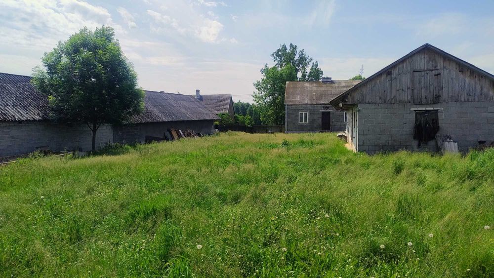 Sprzedam działkę rolno -budowlaną szerokość 22 metry.