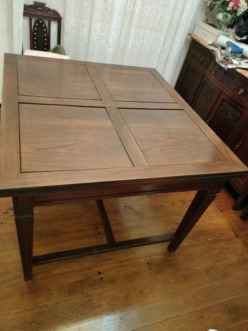 Mesa de sala de jantar com cadeiras madeira maciça