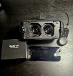 Samsung gogle Gear VR with controller. Oculus