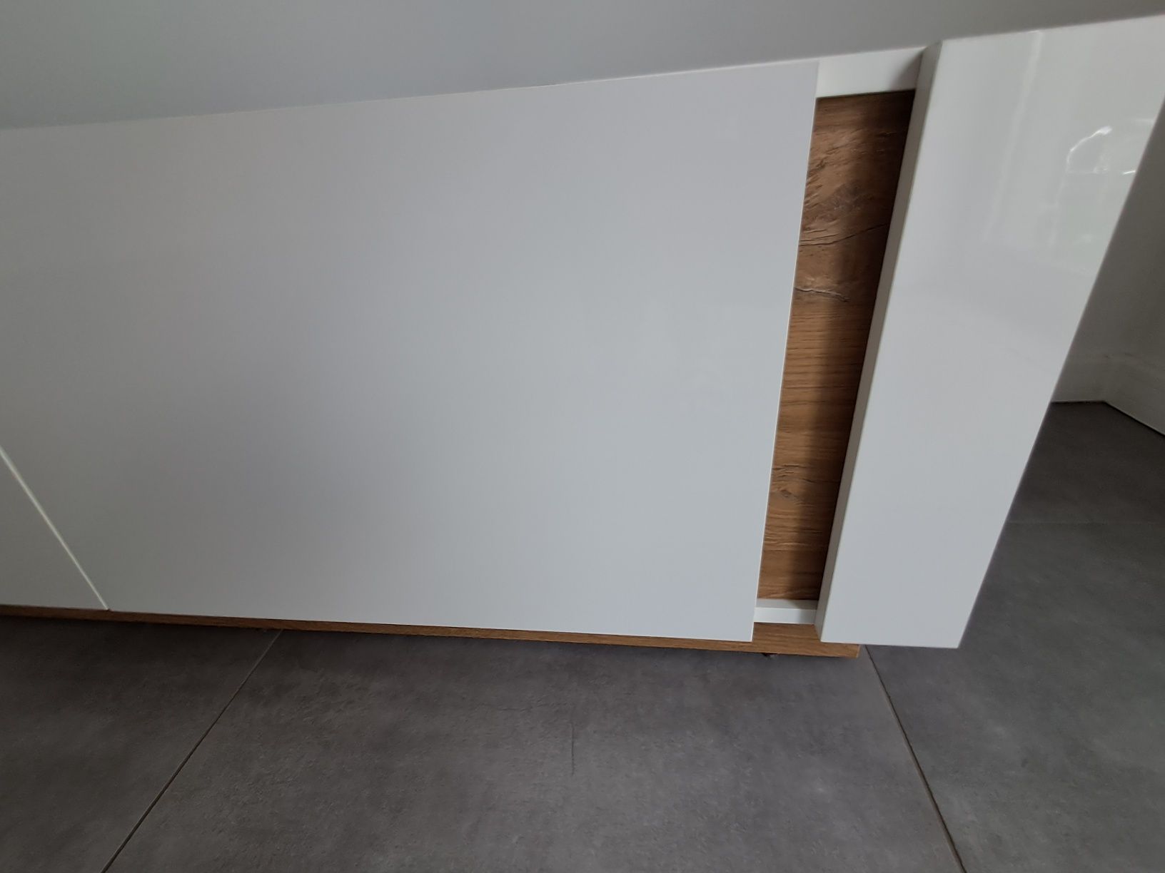 Szafka pod telewizor