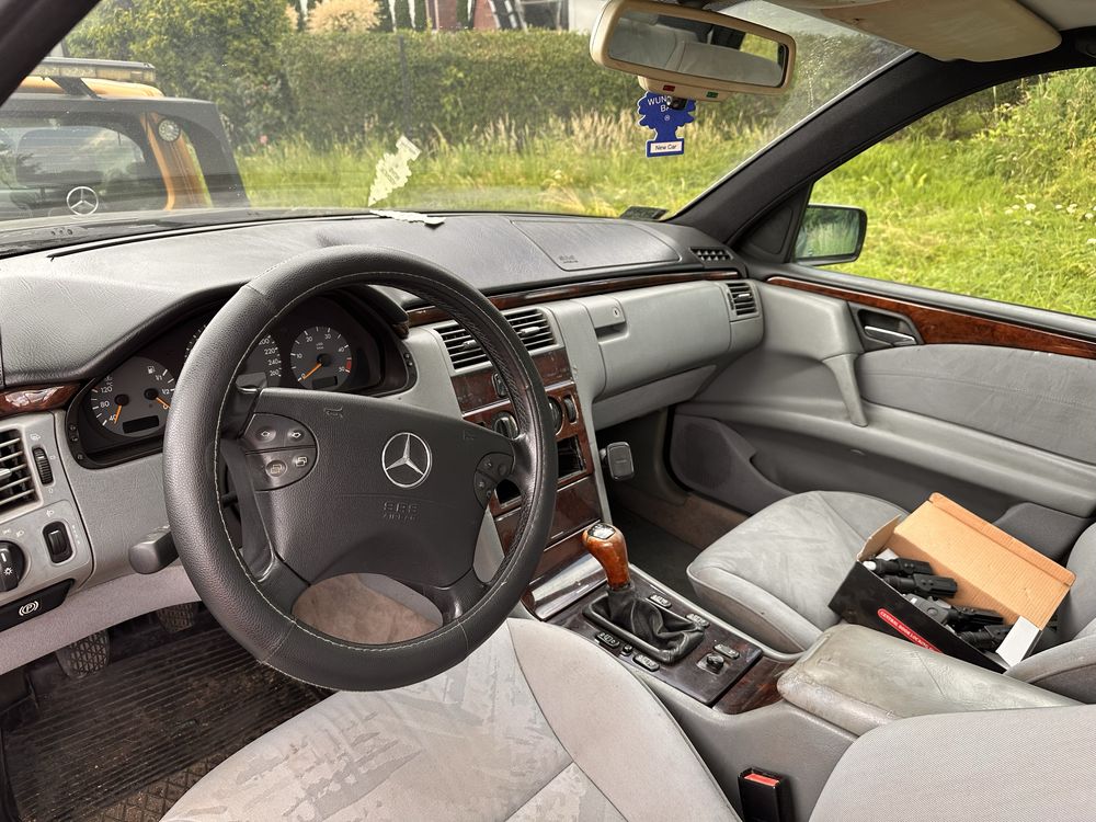 Mercedes benz e220