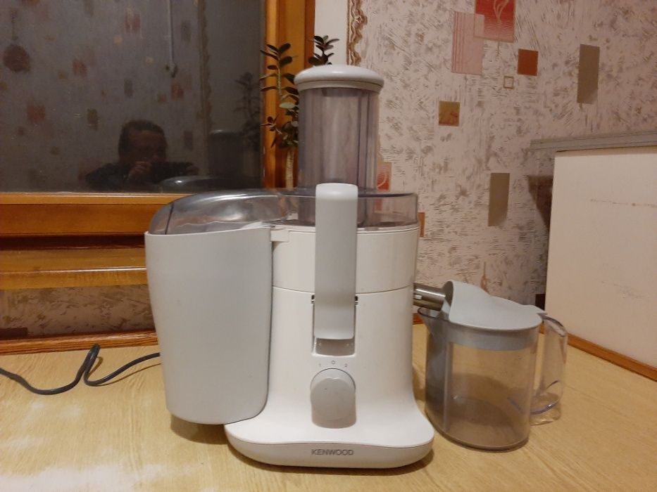 Продам соковыжималку Kenwood