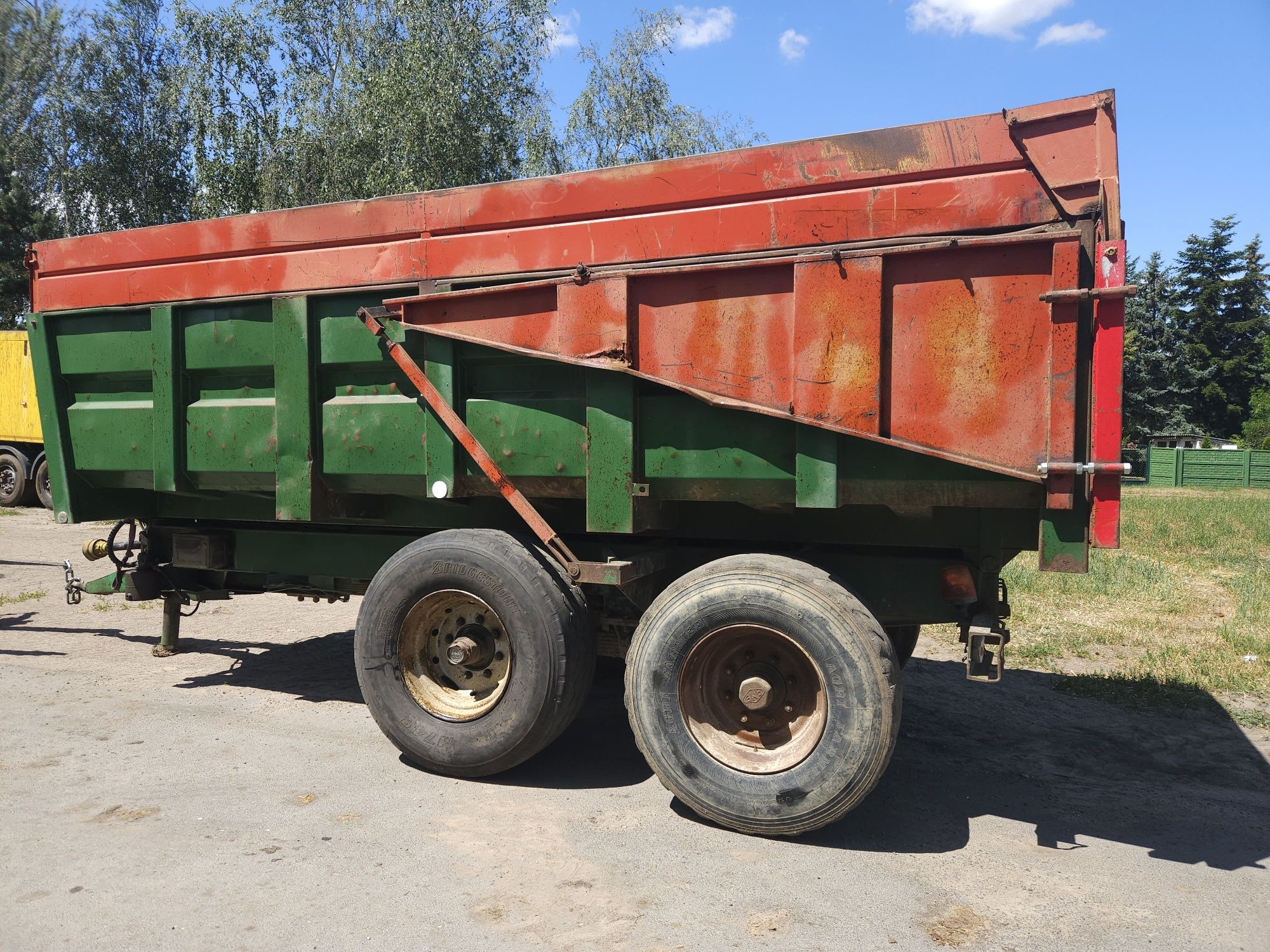Przyczepa skorupowa tandem COUTAND 12-14 ton