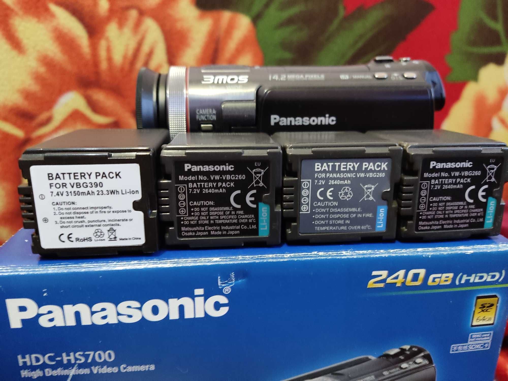 Відеокамера Panasonic HDC-HS700,