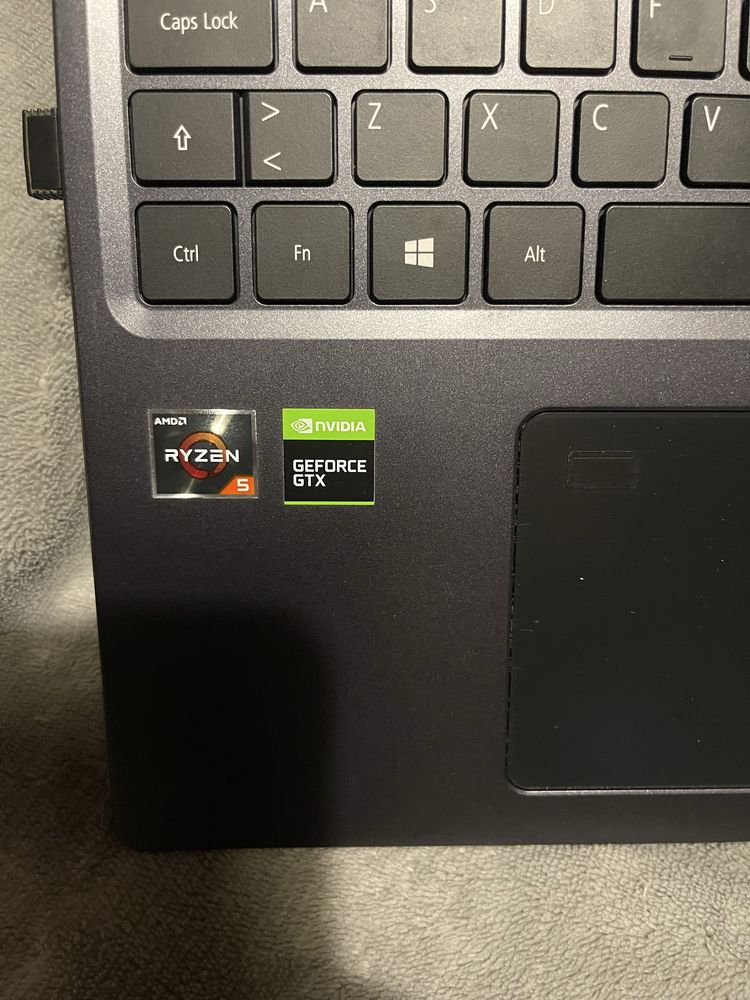 Portátil Gaming ACER Aspire 7