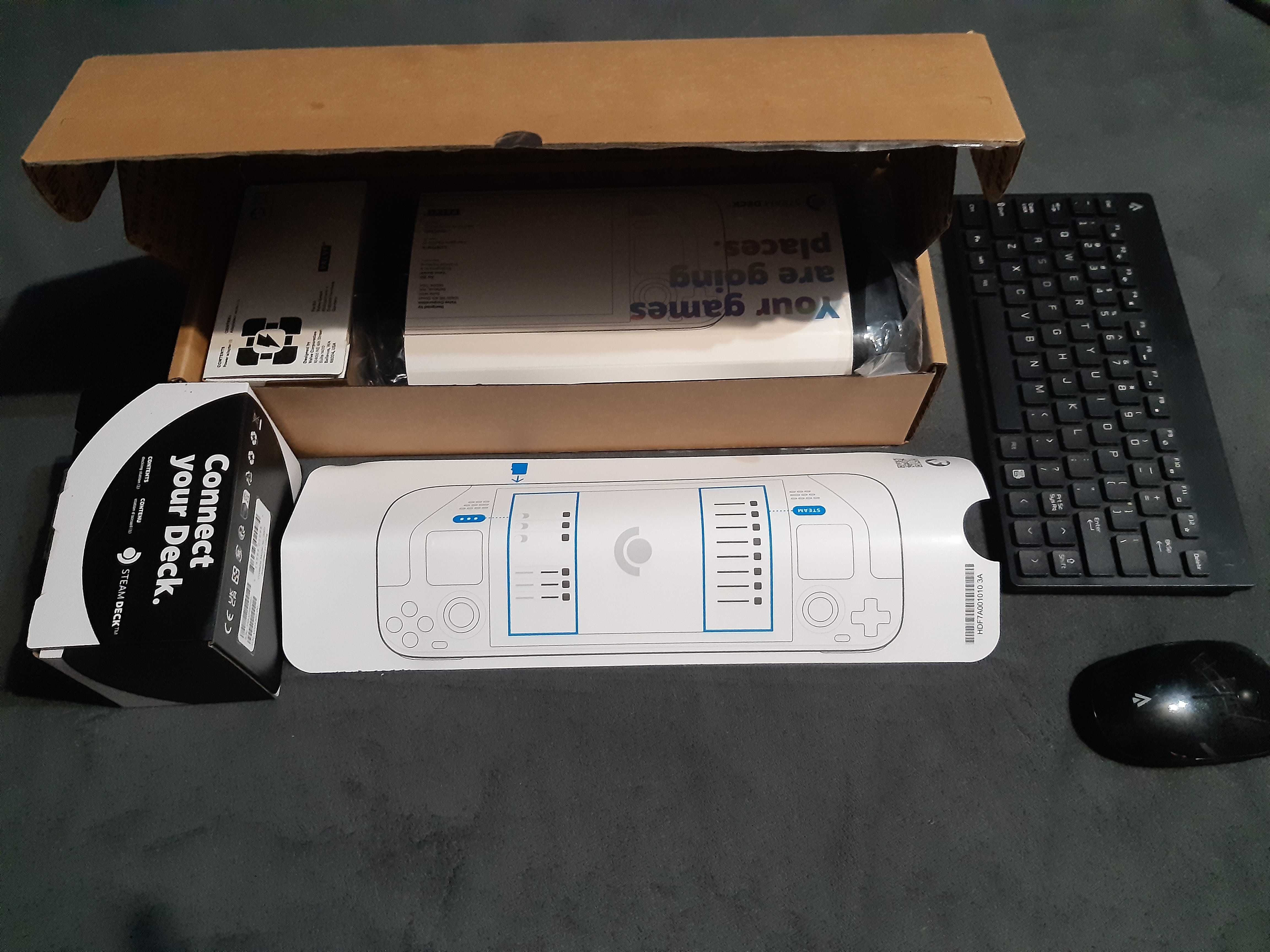 Steam Deck LCD 512GB + Dock + Karta SD 256GB