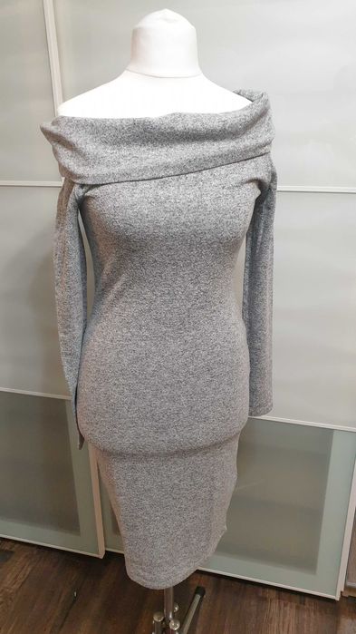 088 sukienka r 36 S szara cieplejsza z golfem dopasowana