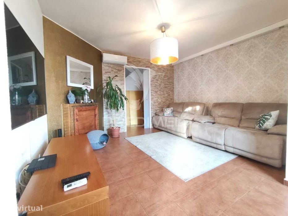 Duplex T2 com Lareira e Varanda Ampla, Grândola.