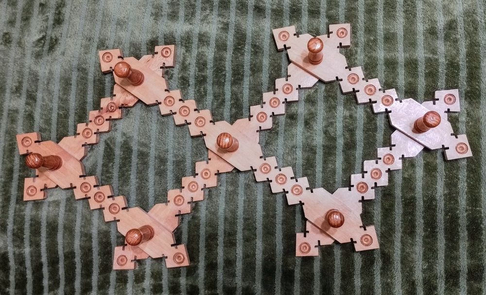 Дерев'яна вішалка