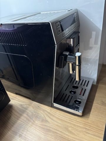 Ekspres automatyczny ciśnieniowy do kawy Delonghi Primadonna XS