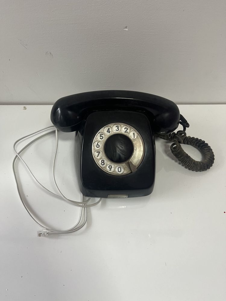 PRL stary aparat telefoniczny