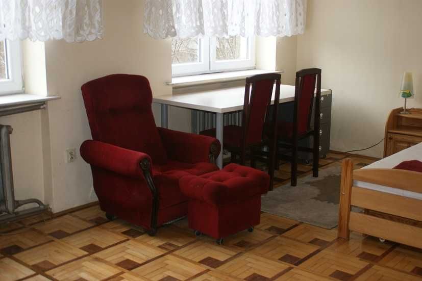 Radość – samodzielny duży pokój II piętro dla 1 osoby lub 2 osób