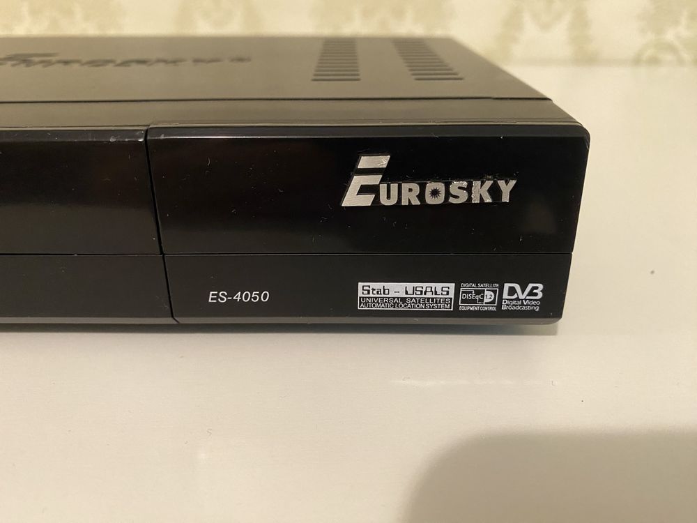 Супутниковий ресивер-тюнер EUROSKY ES4050