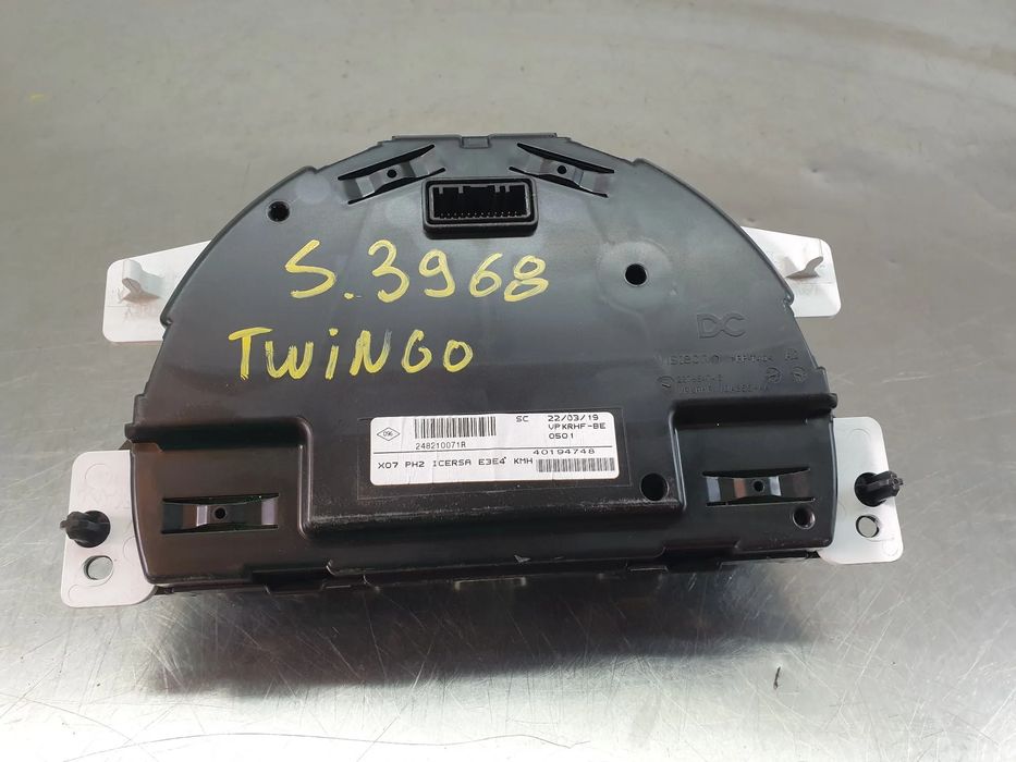 Quadrante / painel de instrumentos RENAULT Twingo III (BCM_)