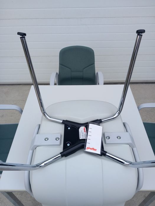 Krzesła biurowe konferencyjne