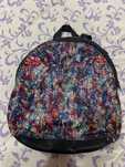 Mochila em pele colorida