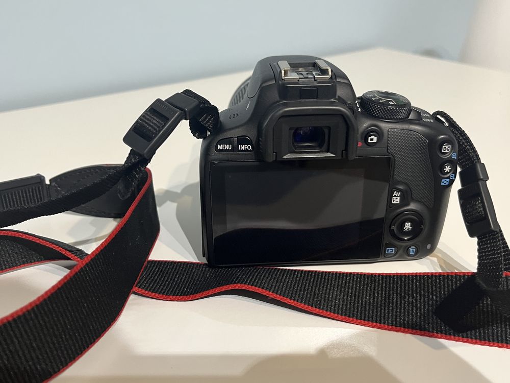 Canon EOS 100D + 18-55 IS STM (bardzo dobry+)