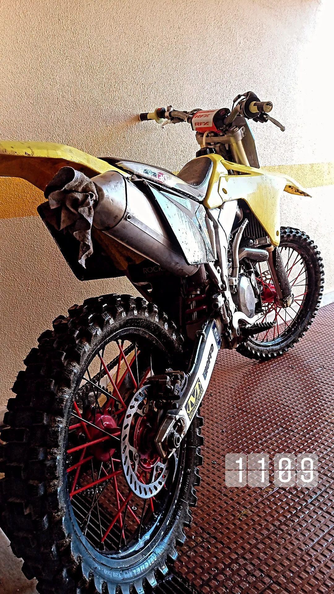 Suzuki RMZ 450 Matriculada